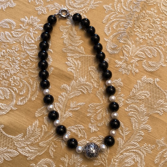 Onyx & Fresh Water Pearl Necklace - Picture 2 of 6